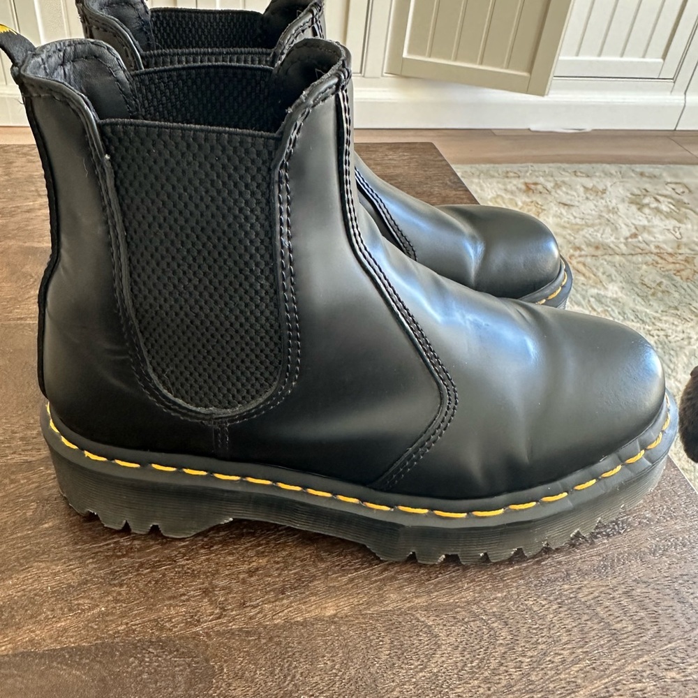 Dr. Martens Chelsea